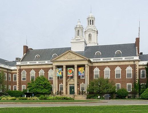 640px-City_Hall_in_Newton,_MassachusettsCrop 640px-City_Hall_in_Newton,_MassachusettsCrop